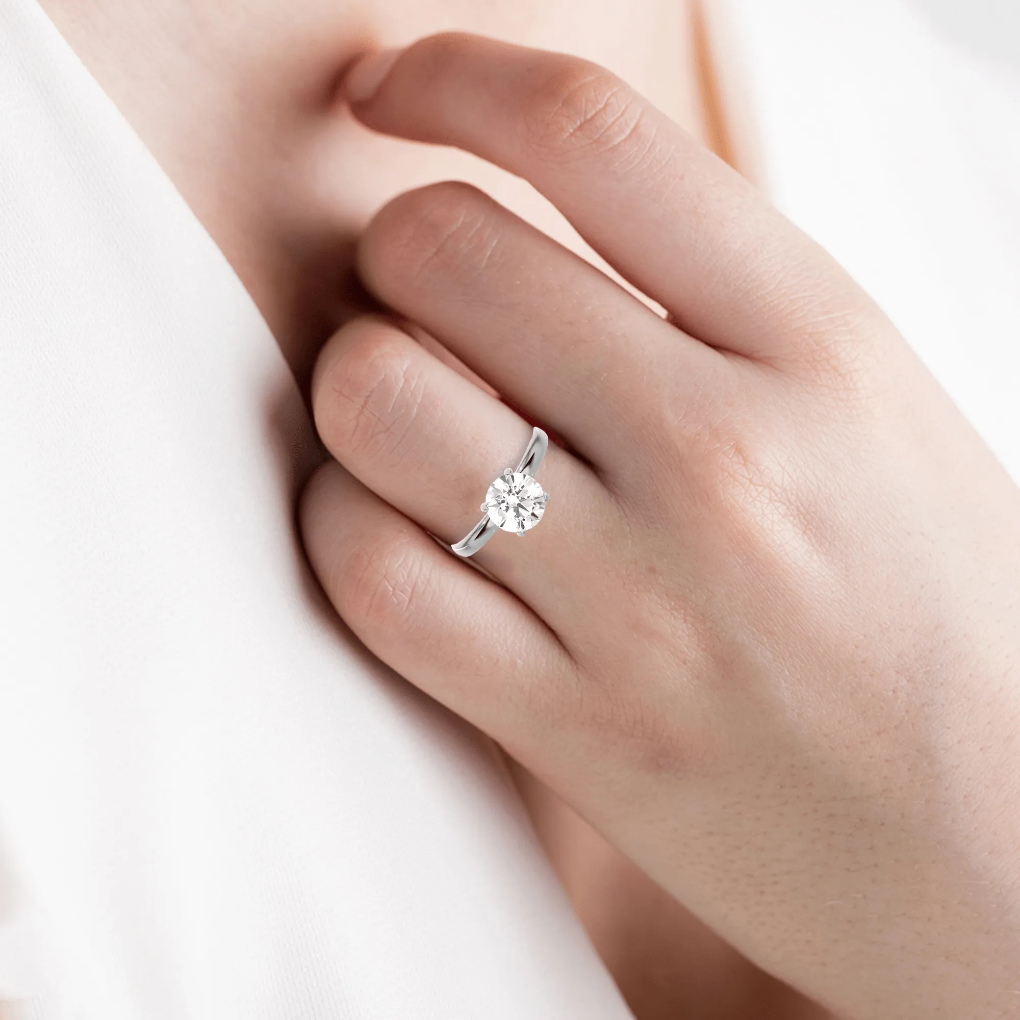 1 1/2 ctw Round Lab Grown Diamond Solitaire Engagement Ring