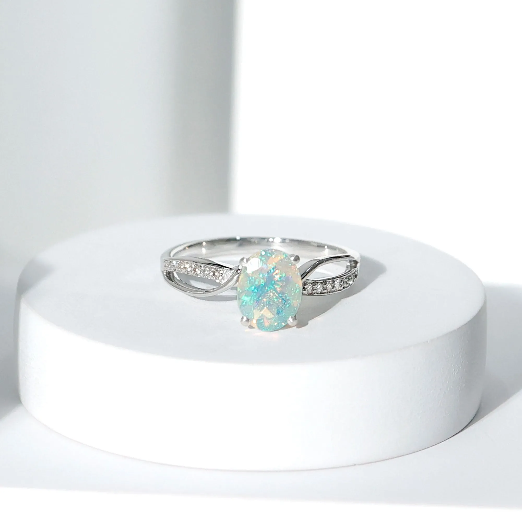 1.25 CT Oval Cut Ethiopian Opal Solitaire Ring with Diamond