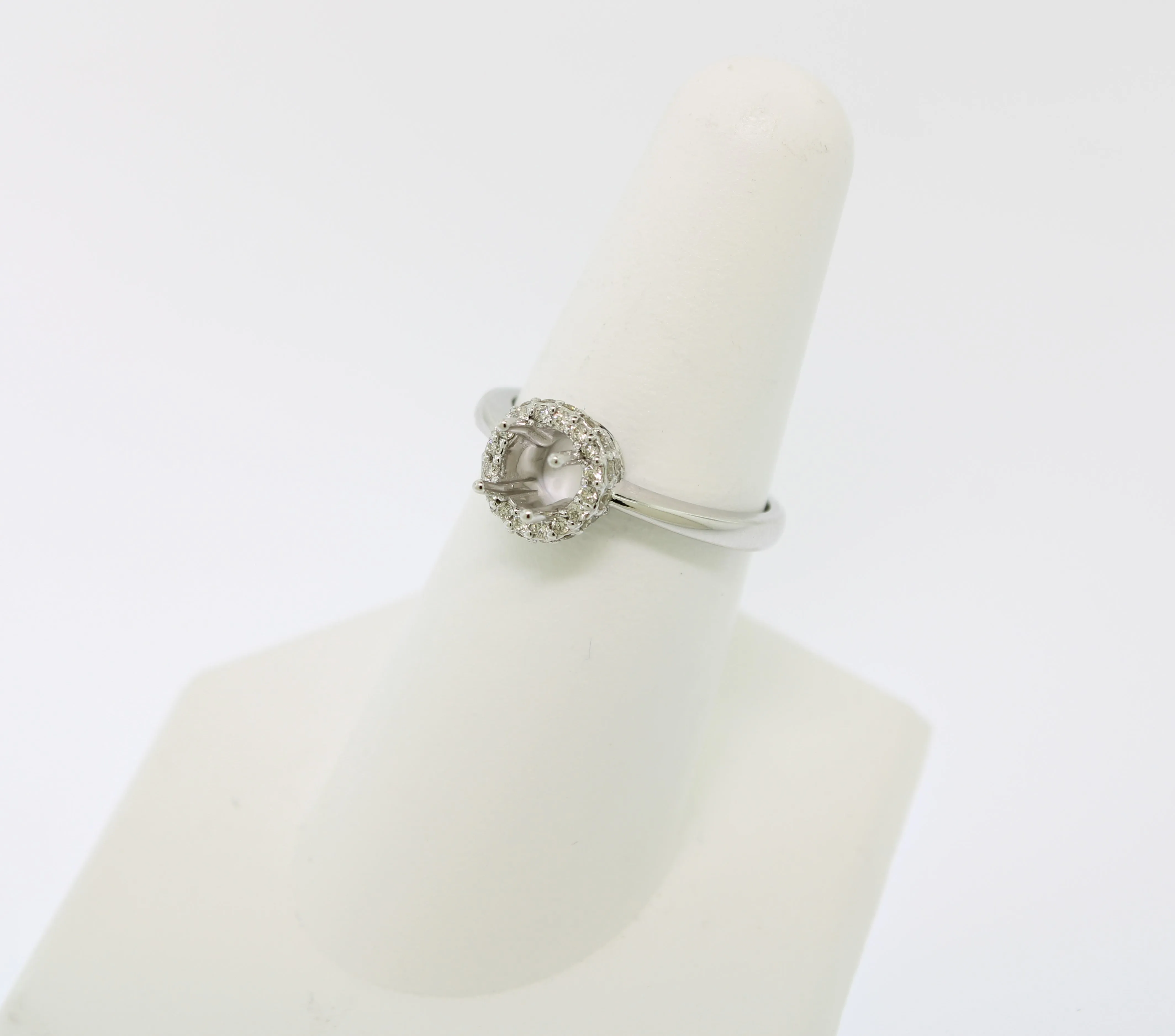 14K White Gold Diamond Engagement Ring Semi-Mounting Finger-Size 7 (Brand New)