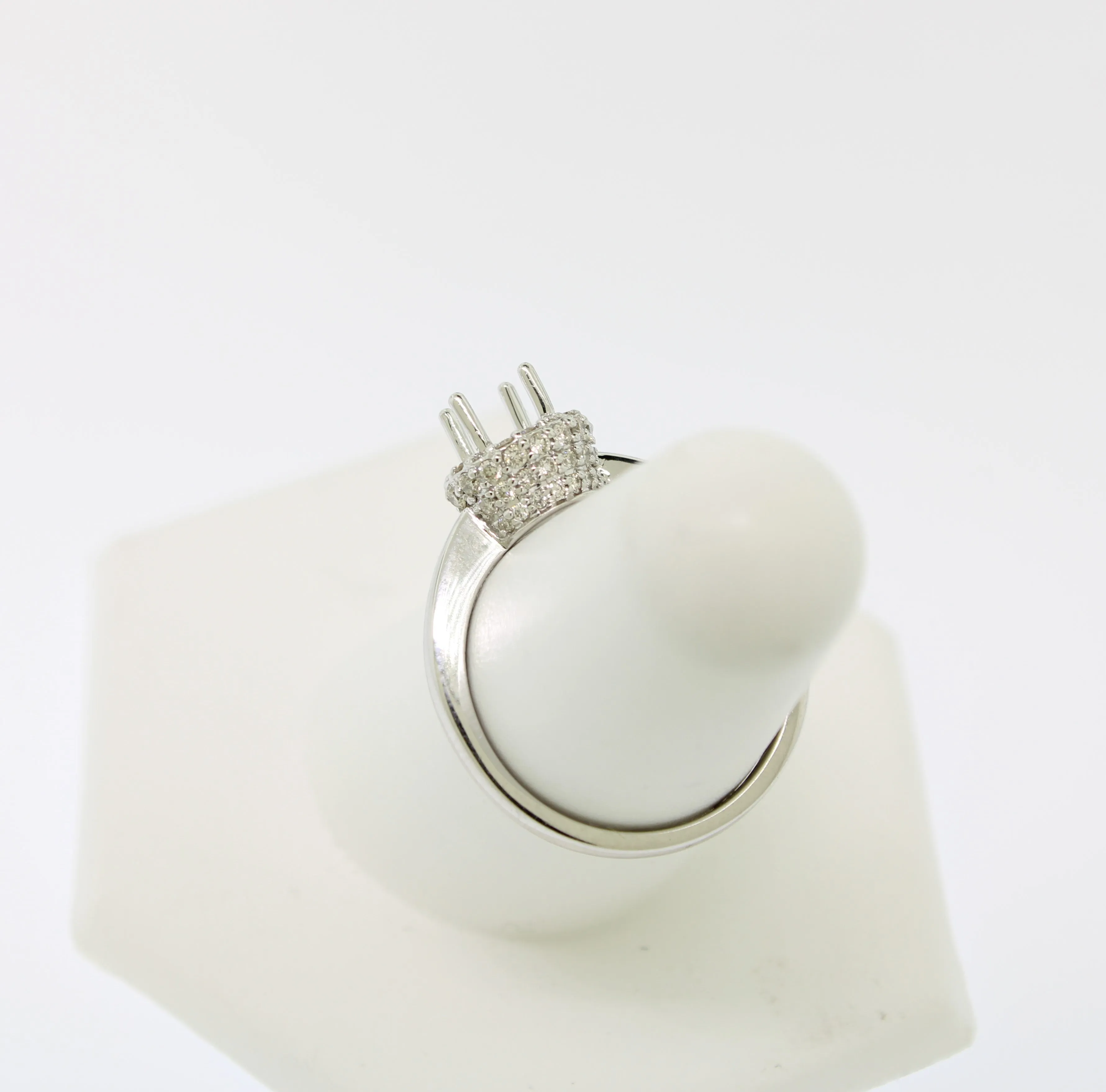 14K White Gold Diamond Engagement Ring Semi-Mounting Finger-Size 7 (Brand New)