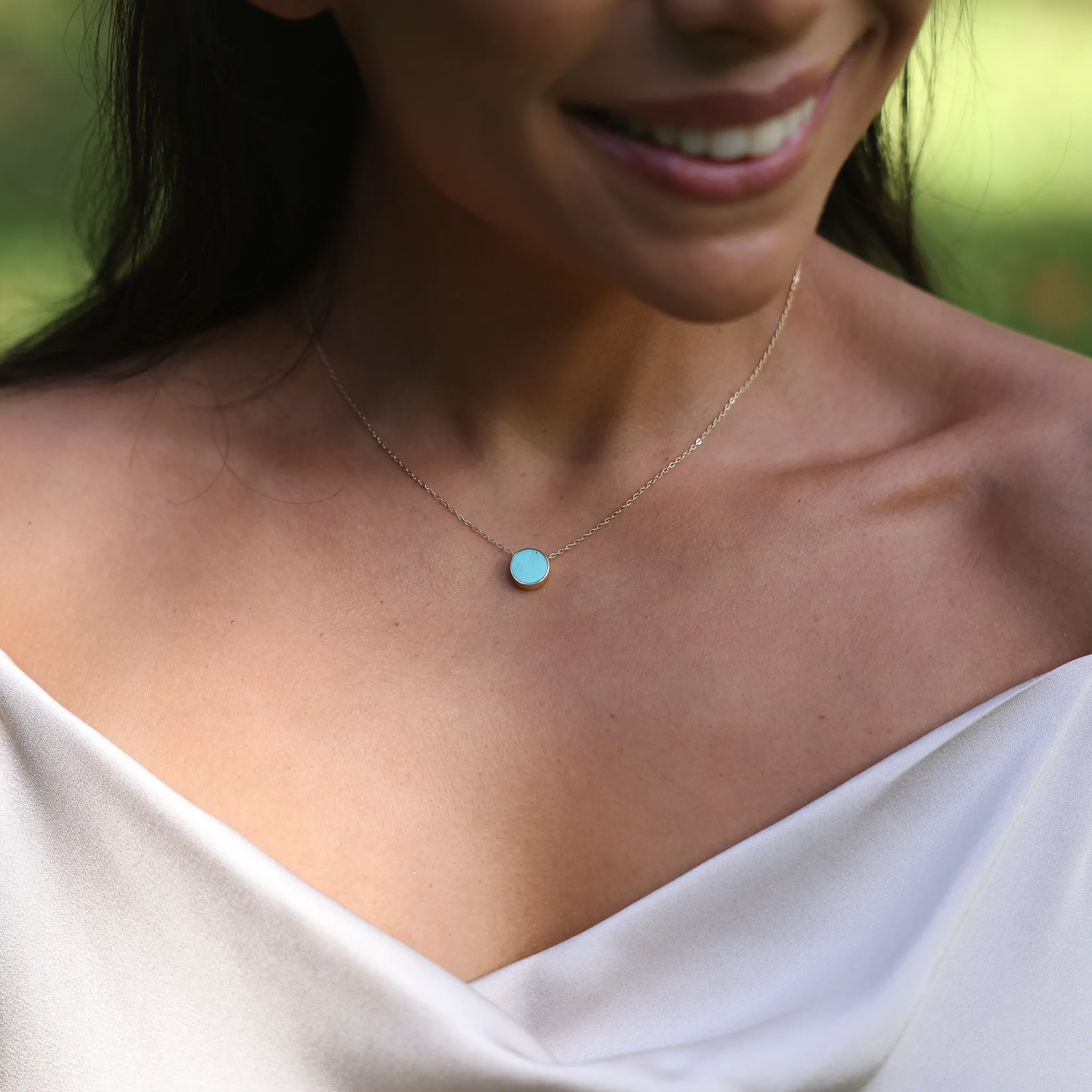16-18" Adjustable Eclipse Flipside Turquoise & Mother of Pearl Necklace in Gold - 9mm