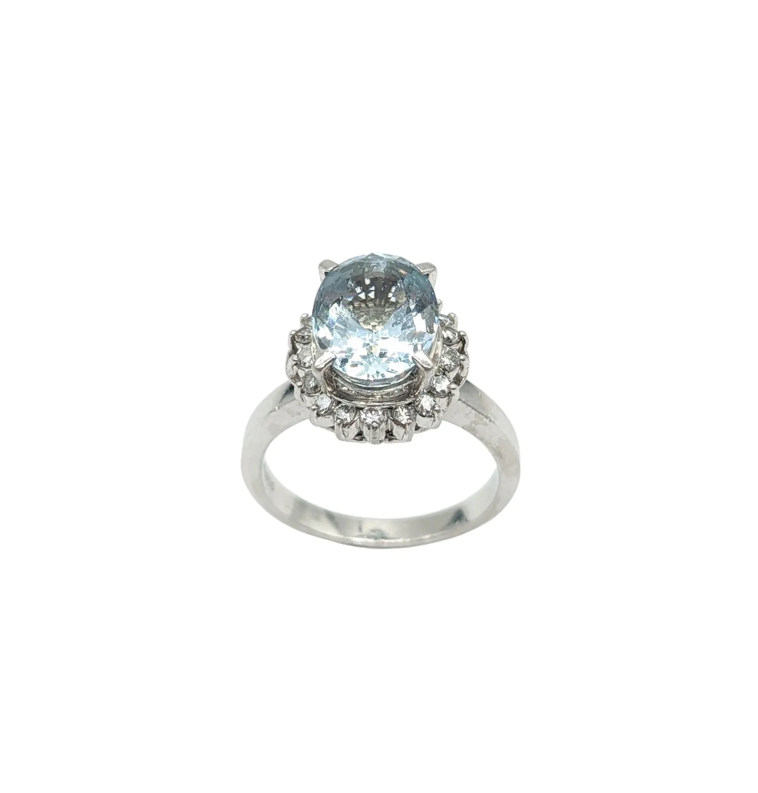 Aquamarine and diamond Ladies Ring