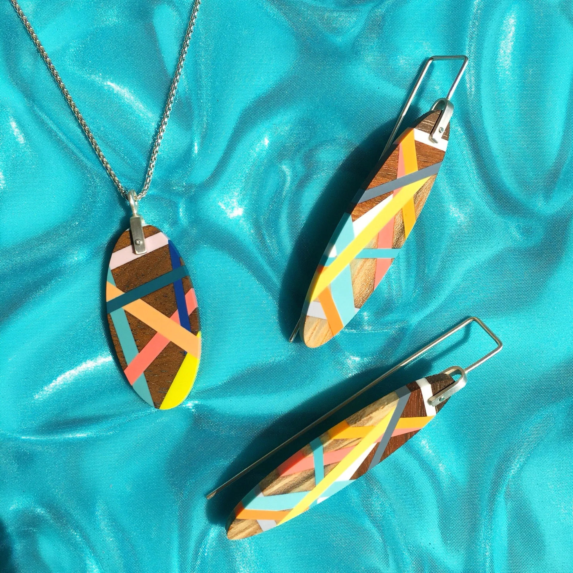 Bright Finish Tropical Wood Necklace
