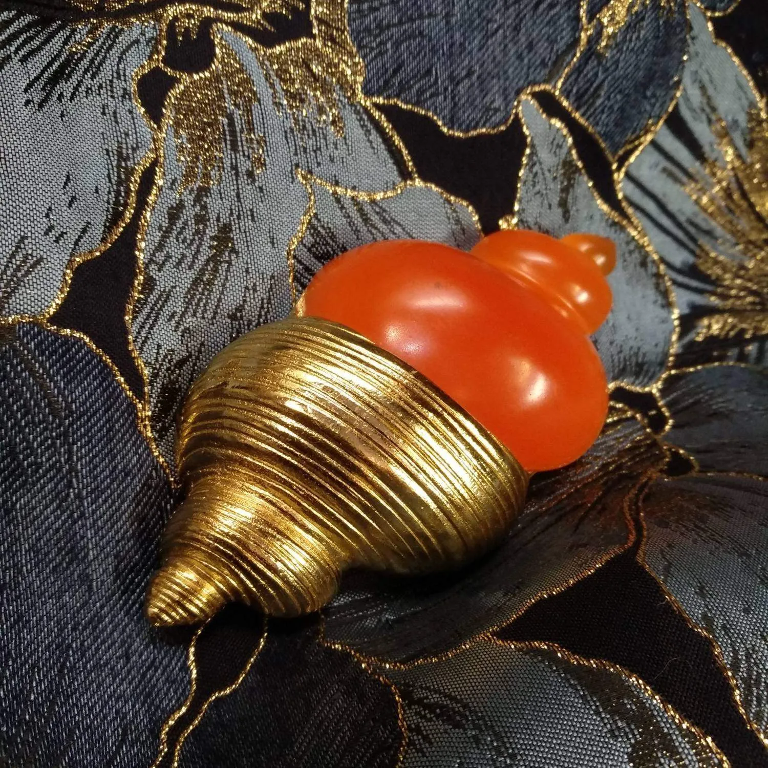 Christian Dior Brooch Vintage shell/conch pin