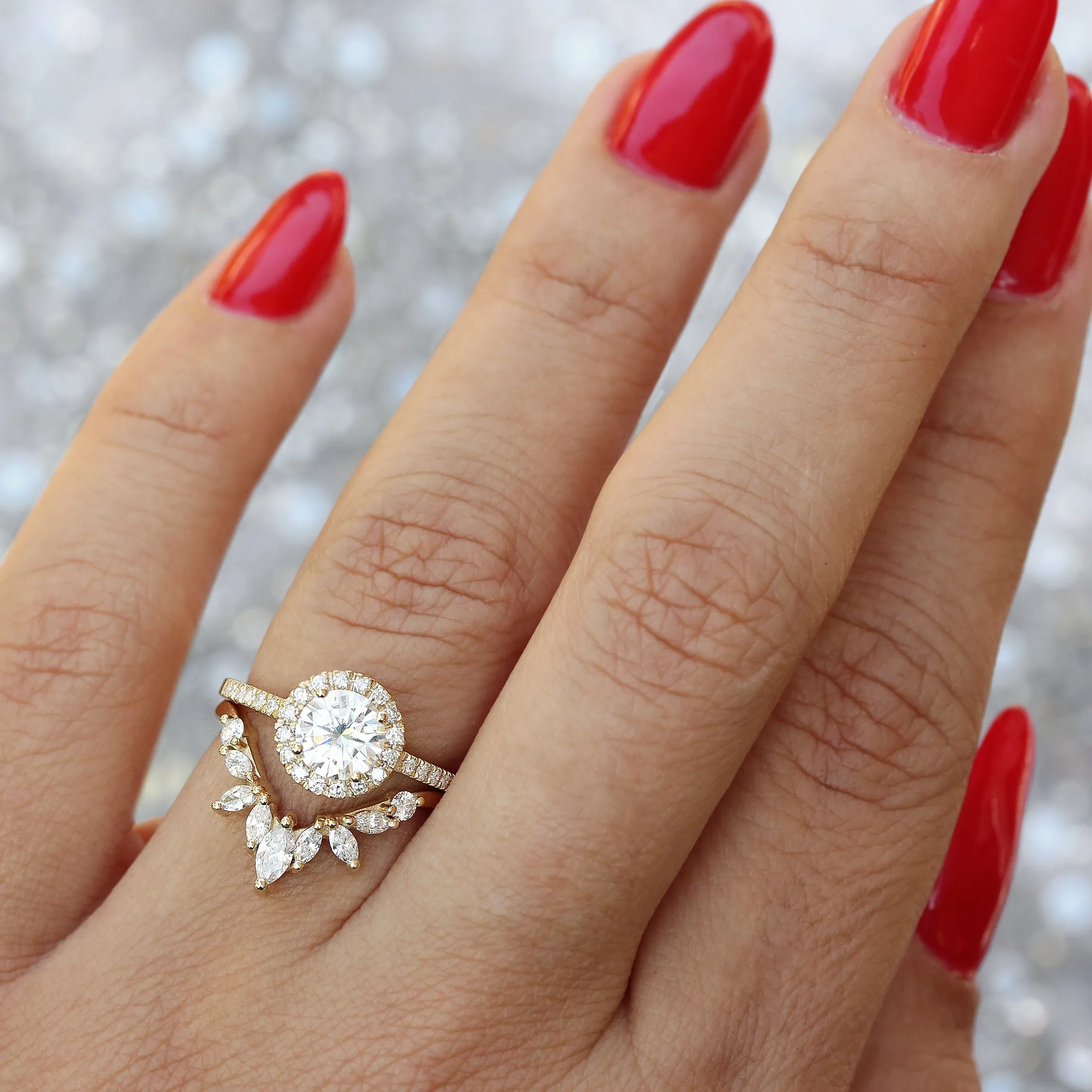 Classic & delicate Round diamond halo engagement ring - "Lady" ♥