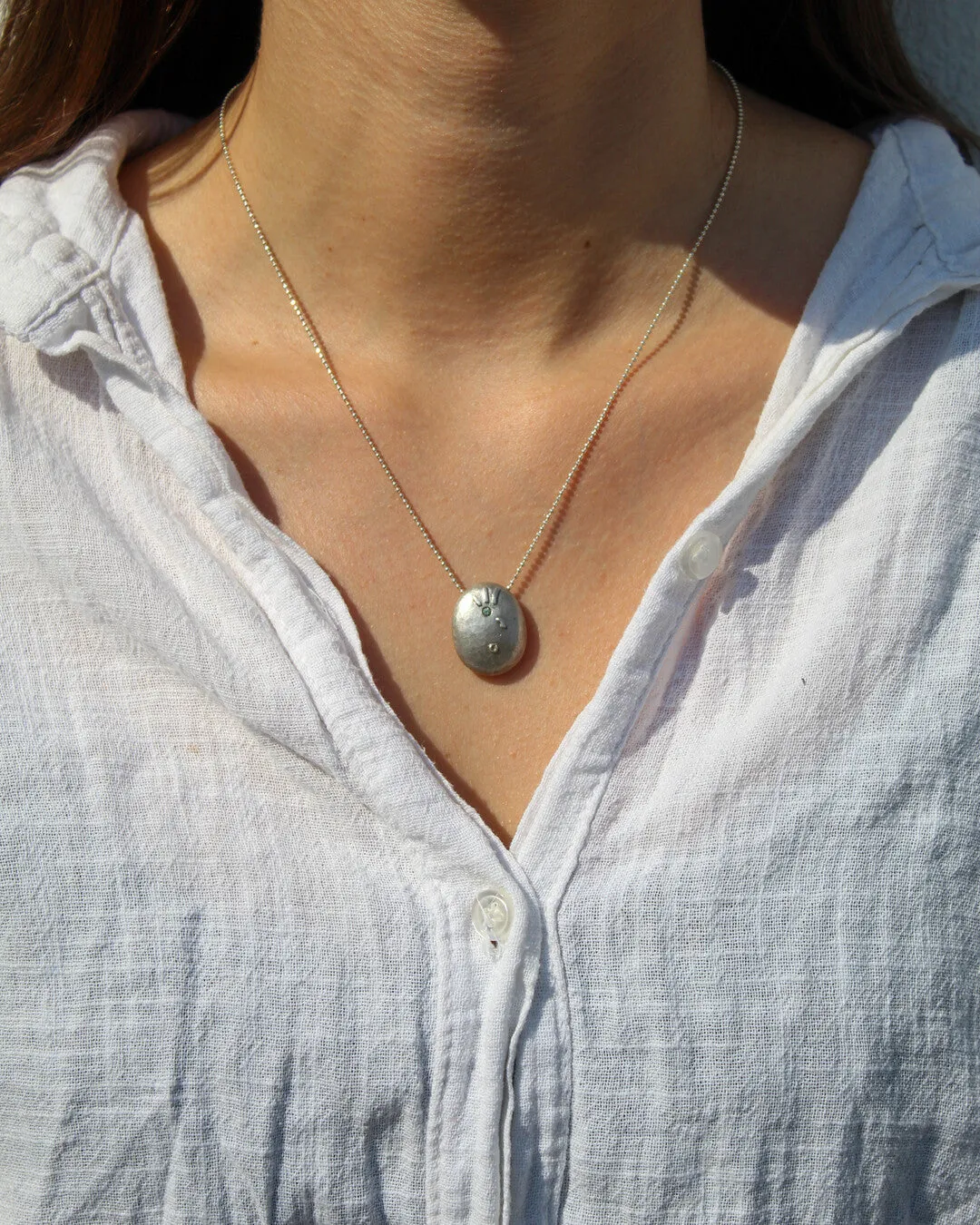 Optimized Gaia Cyclope Pendant - Handcrafted Earth-Inspired Jewelry in English Edition