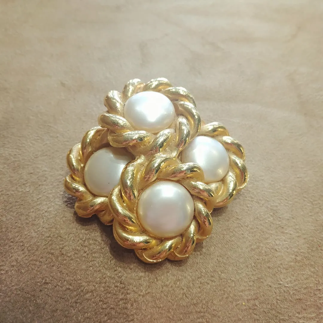 Jacky De G Chunky Vintage Rope trimmed Pearl Brooch
