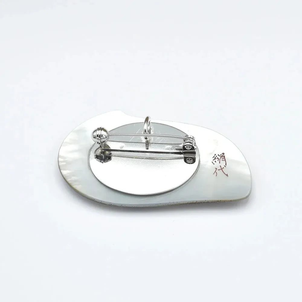 Maki-e Urushi Lacquer Brooch - Black Lip Oyster Pearl Shell / Flower -, Traditional Japanese Urushi Lacquer Jewelry