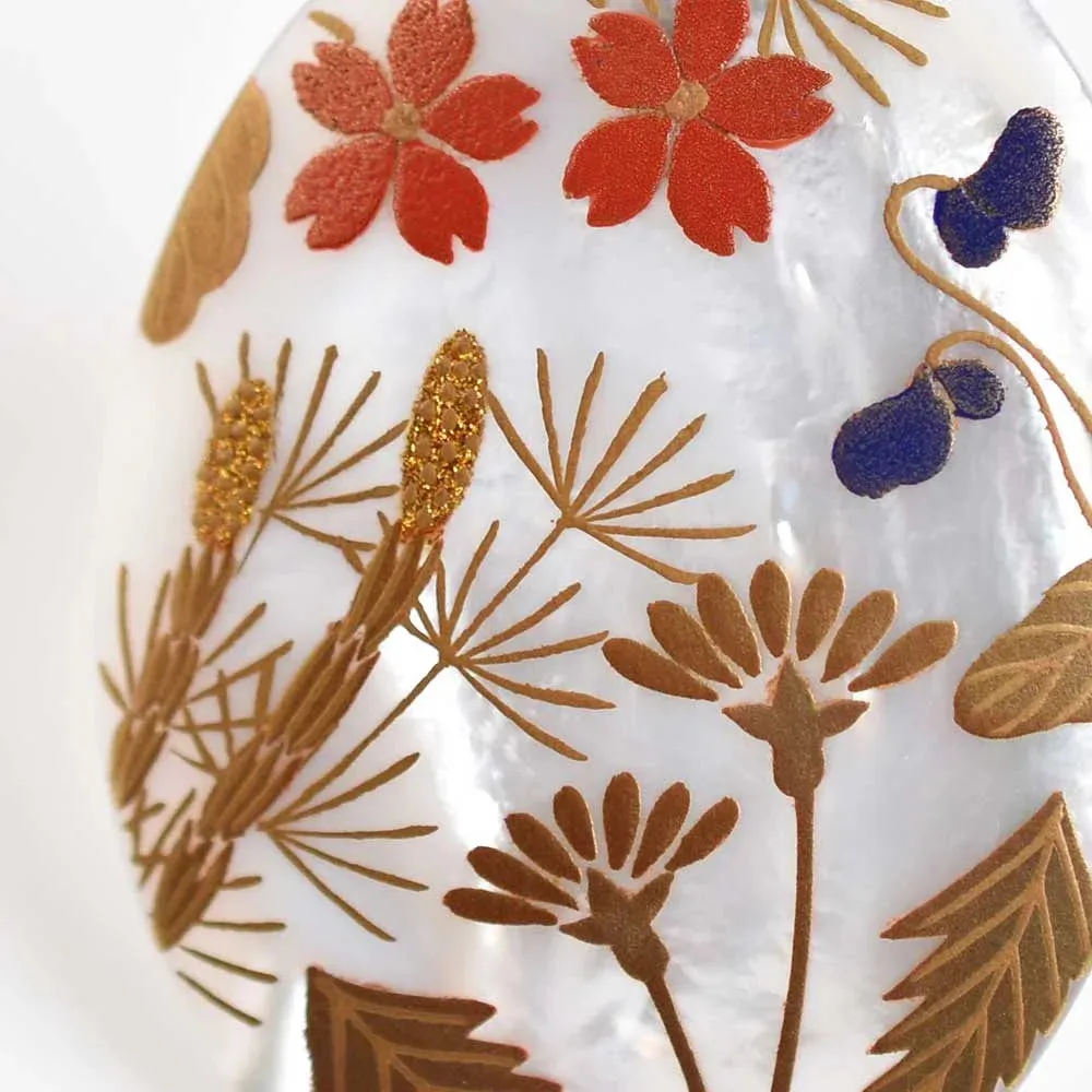 Maki-e Urushi Lacquer Brooch - White South Sea Pearl Shell / Spring Flower -, Traditional Japanese Urushi Lacquer Jewelry