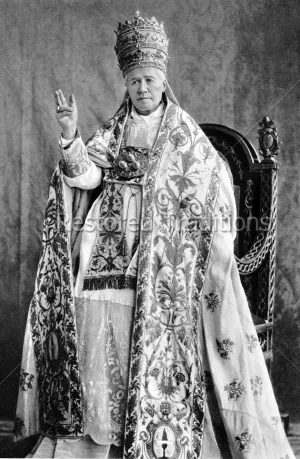 Pope St. Pius X with Tiara