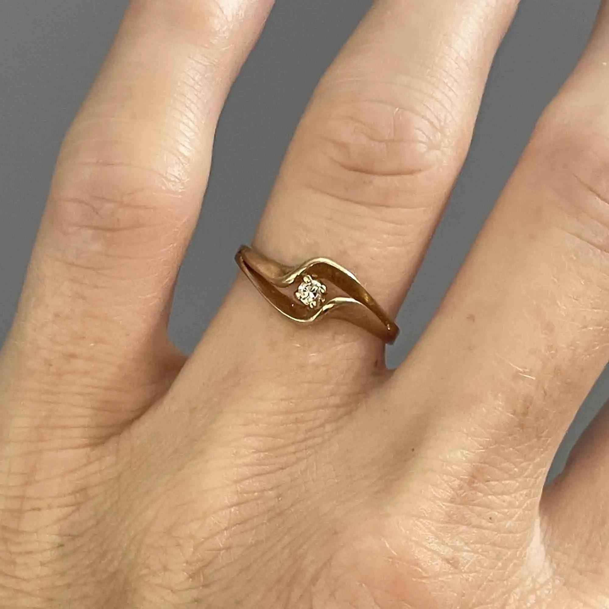 Vintage 10K Gold Diamond Solitaire Ring Sz 5.5