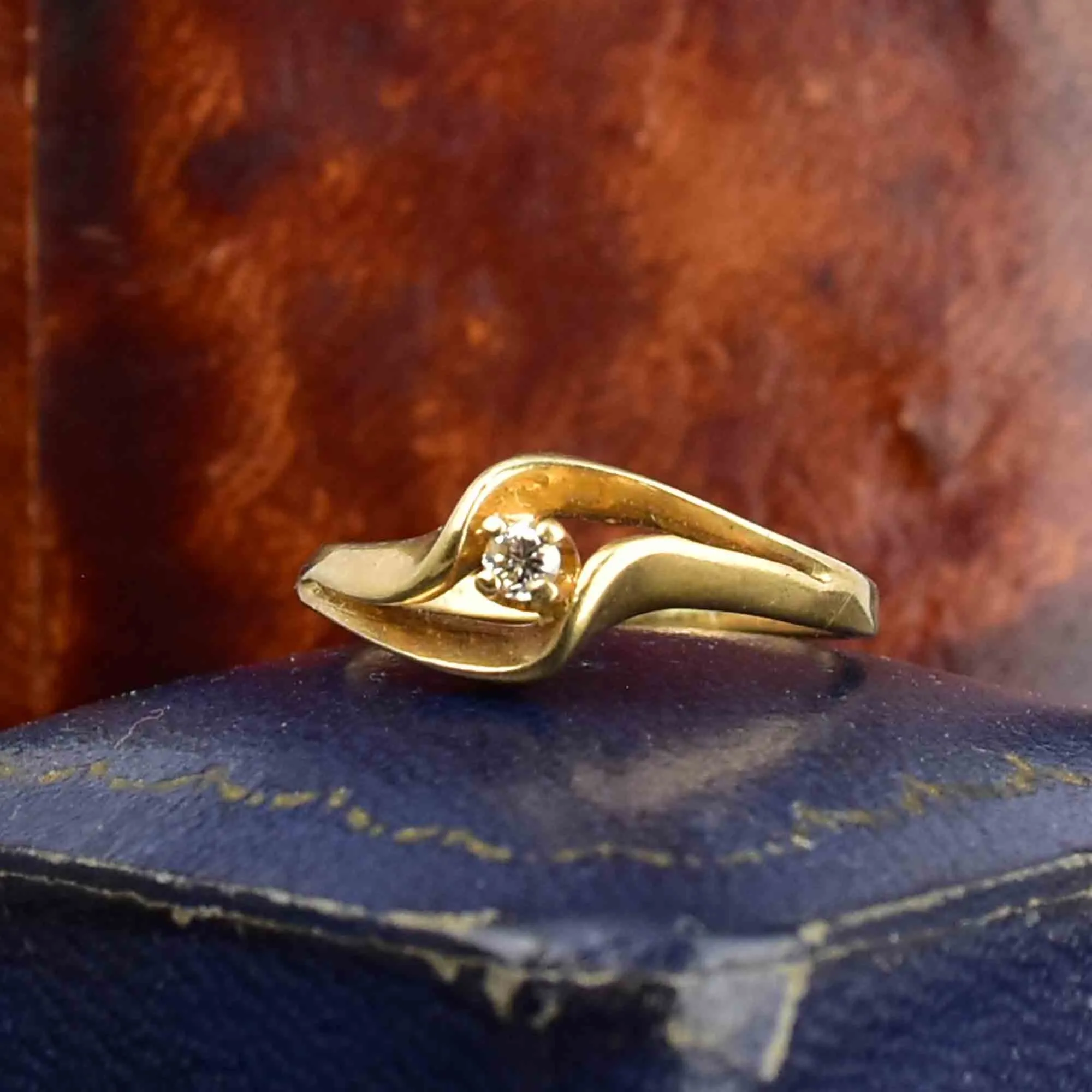 Vintage 10K Gold Diamond Solitaire Ring Sz 5.5