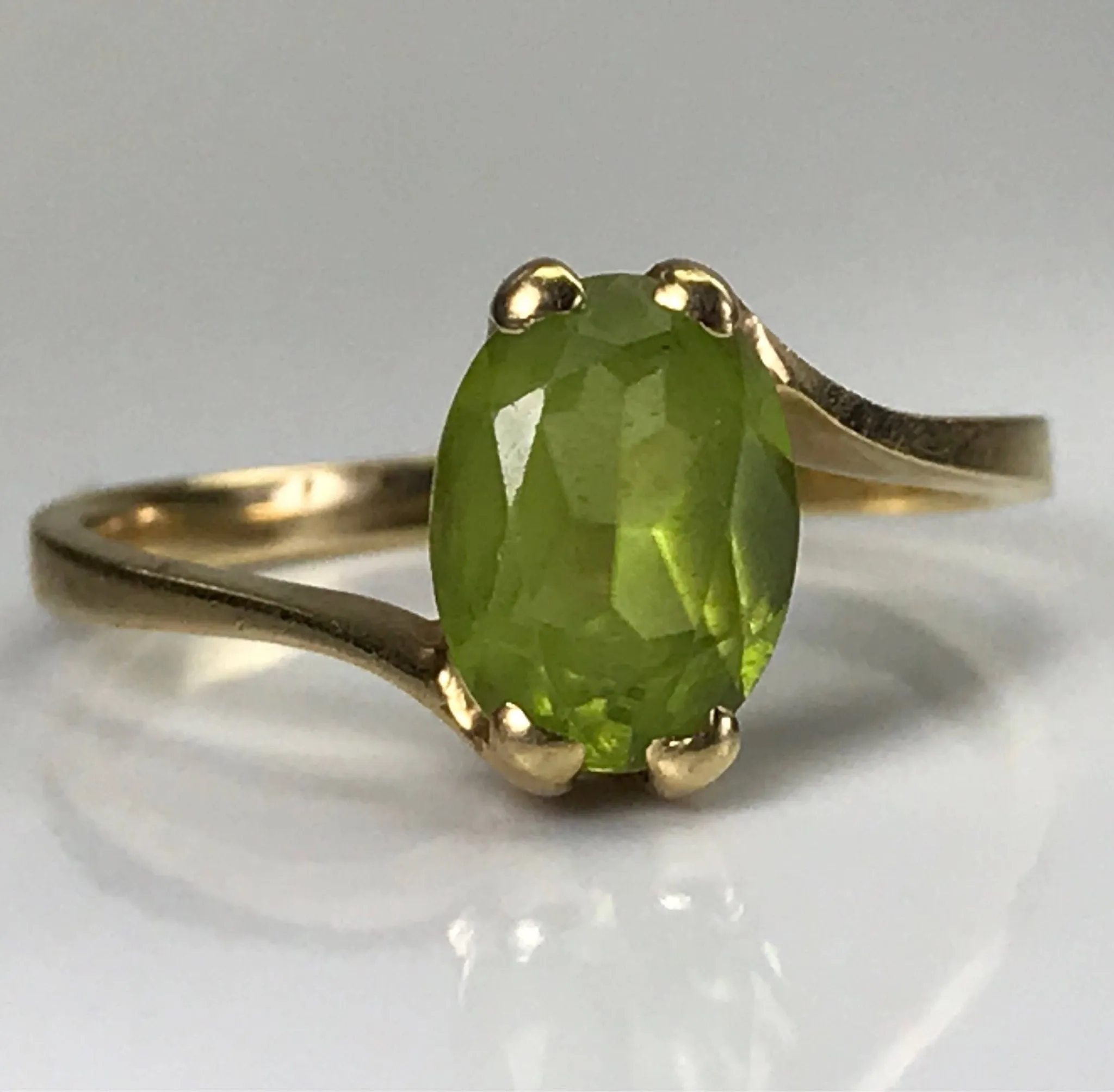 Vintage Peridot Engagement Ring in 10K Gold. August Birthstone. 16th Anniversary. Estate Jewelry.