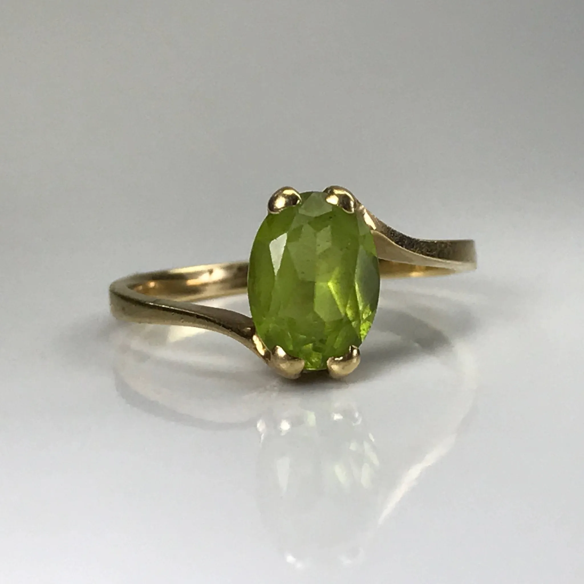 Vintage Peridot Engagement Ring in 10K Gold. August Birthstone. 16th Anniversary. Estate Jewelry.