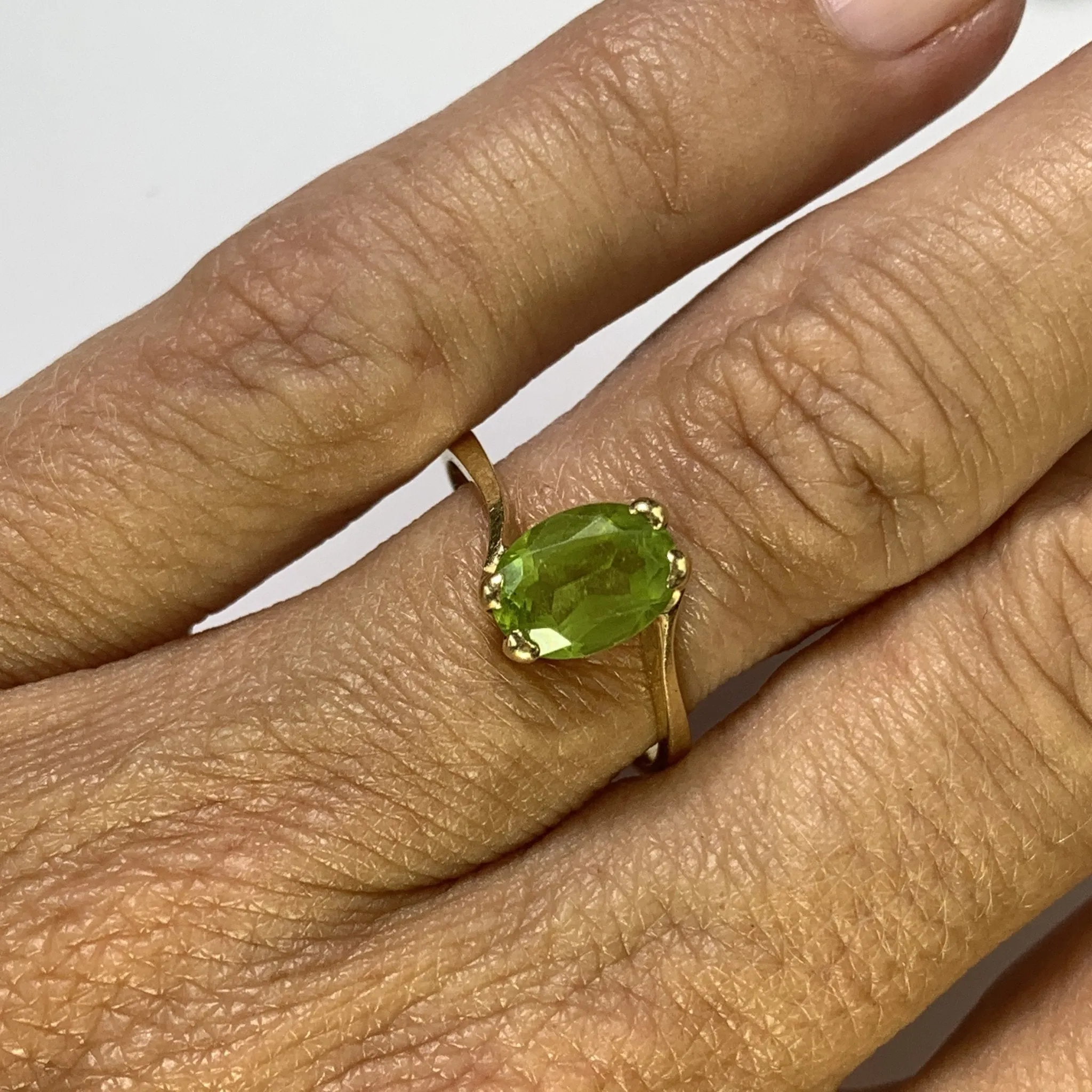 Vintage Peridot Engagement Ring in 10K Gold. August Birthstone. 16th Anniversary. Estate Jewelry.